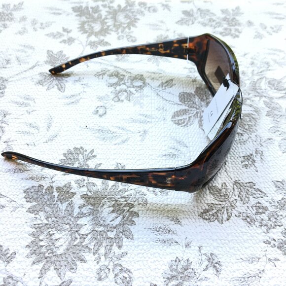 New Giselle Block Sunglasses (Brown/Cheetah) - Picture 2 of 4